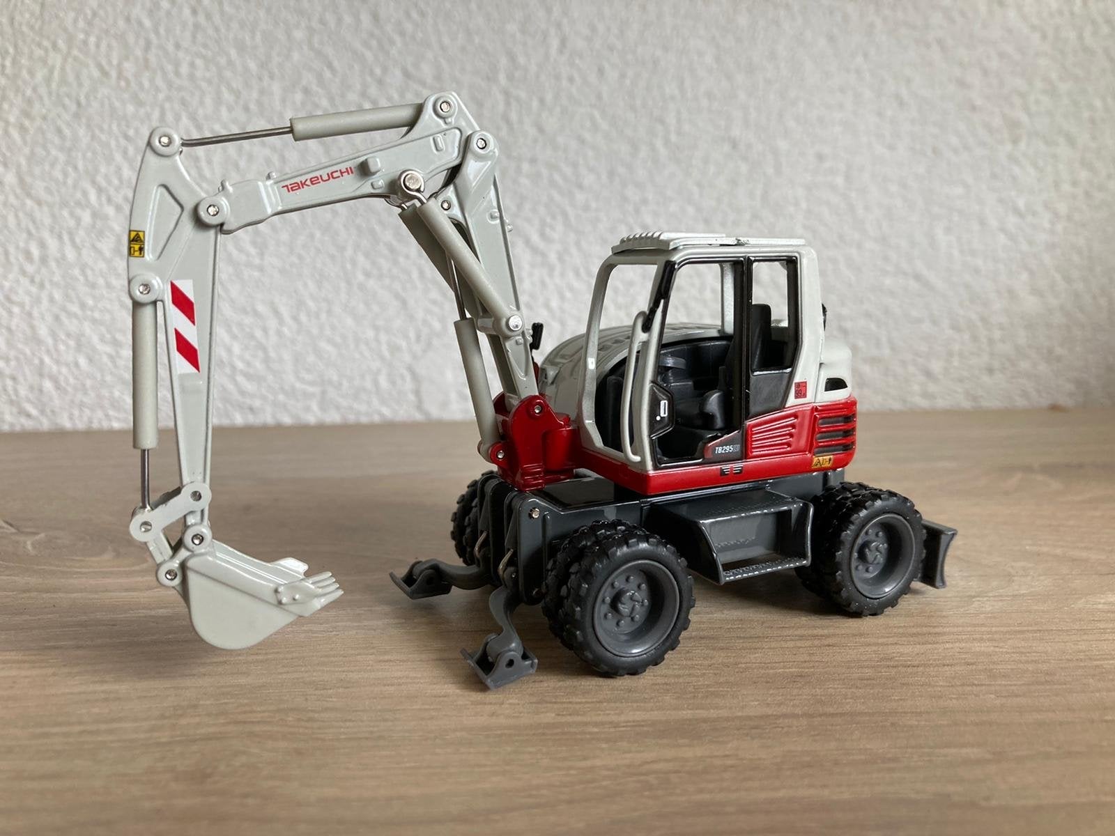 Takeuchi TB295W Graafmachine Model 1:50, Ophalen of Verzenden, Zo goed als nieuw, Hijskraan, Tractor of Landbouw, Overige merken