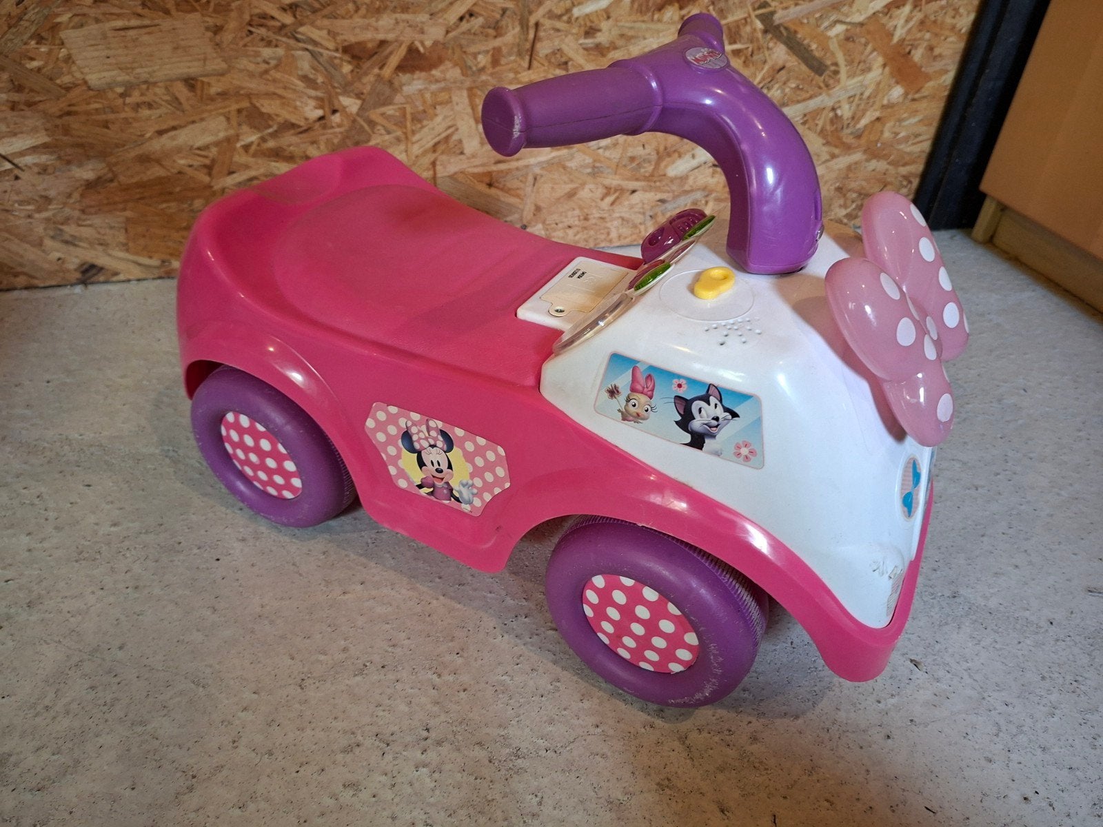 Minnie Mouse Loopauto met Licht en Geluid, Kinderen en Baby's, Speelgoed | Buiten | Voertuigen en Loopfietsen, Ophalen, Gebruikt