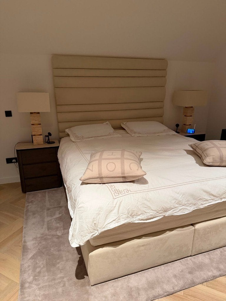 Head Boards maatwerk boxspring Mercic Blues 304 Suede, Head Boards, Info@abitare-interiors.com, Beige, Tweepersoons