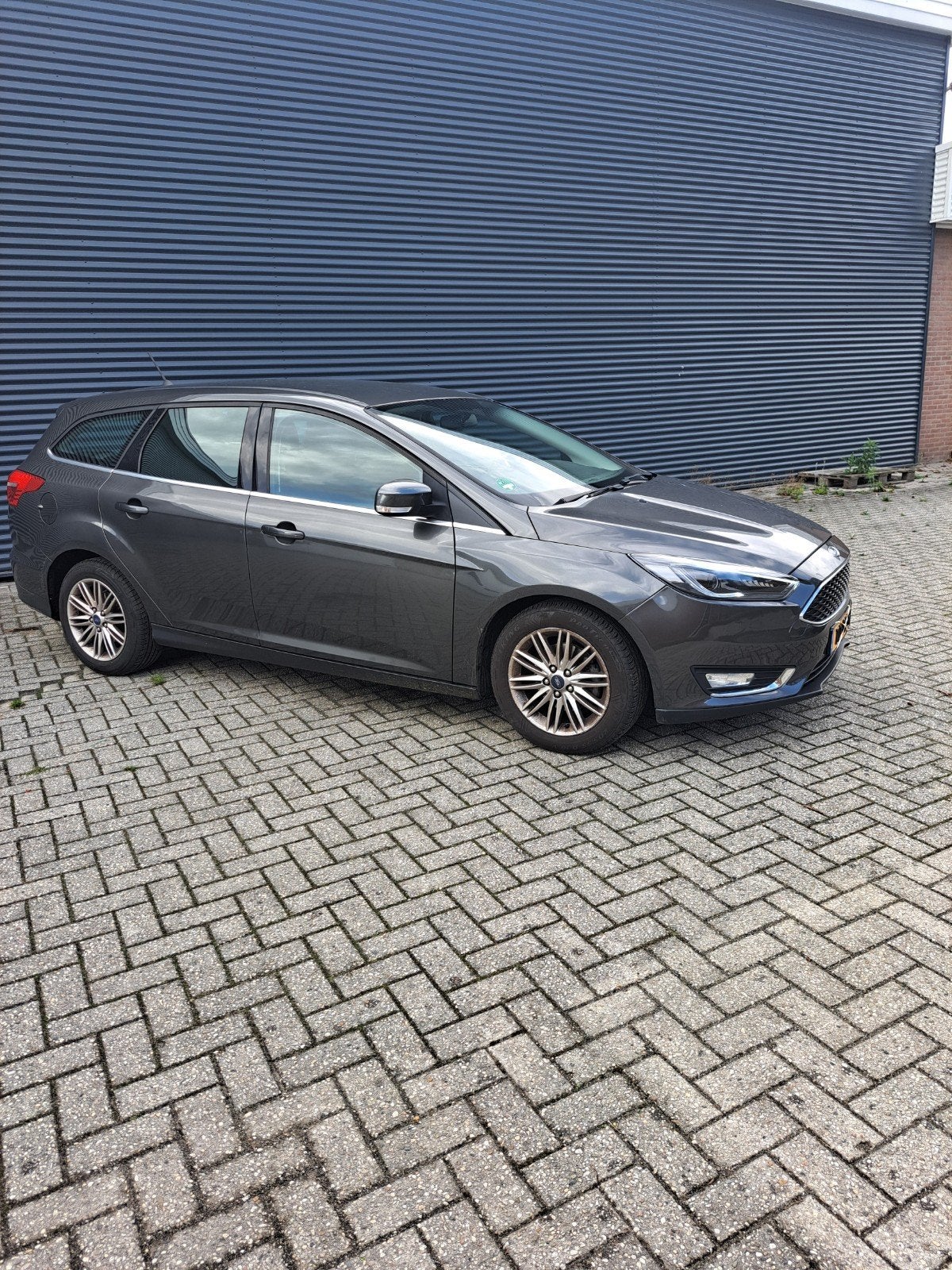 Ford Focus 1.0 Ecoboost 125pk 2017 Grijs inruil mogelijk., Auto's, Zwart, Handgeschakeld, 1216 kg, Particulier
