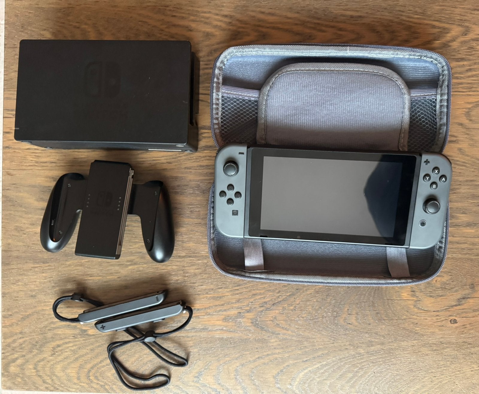 Nintendo Switch, Spelcomputers en Games, Ophalen of Verzenden, Zo goed als nieuw, Met 2 controllers, Switch Original