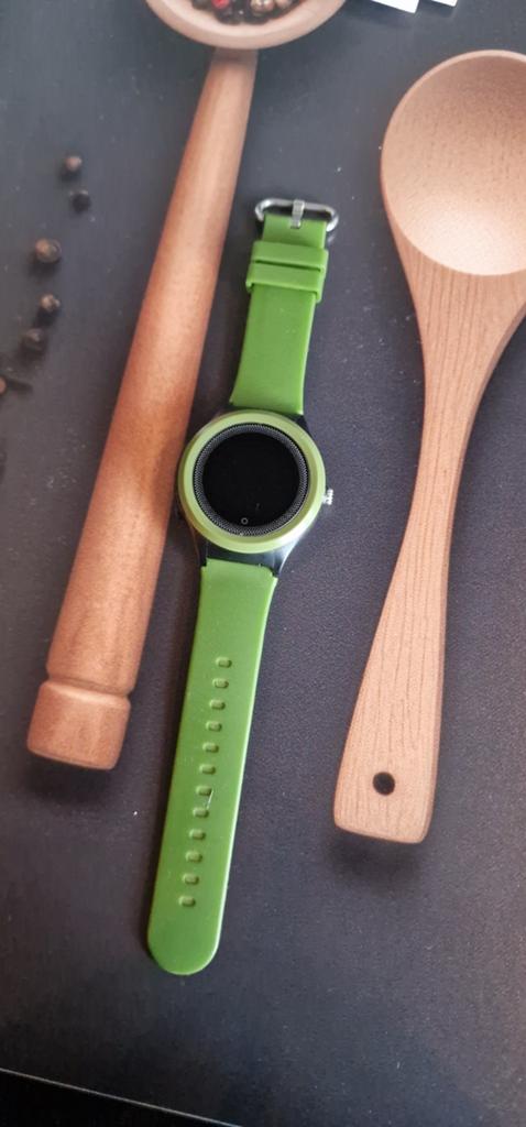 Kort gebruike one2track move smartwatch met defect, Ophalen of Verzenden, Gebruikt, Jongen of Meisje