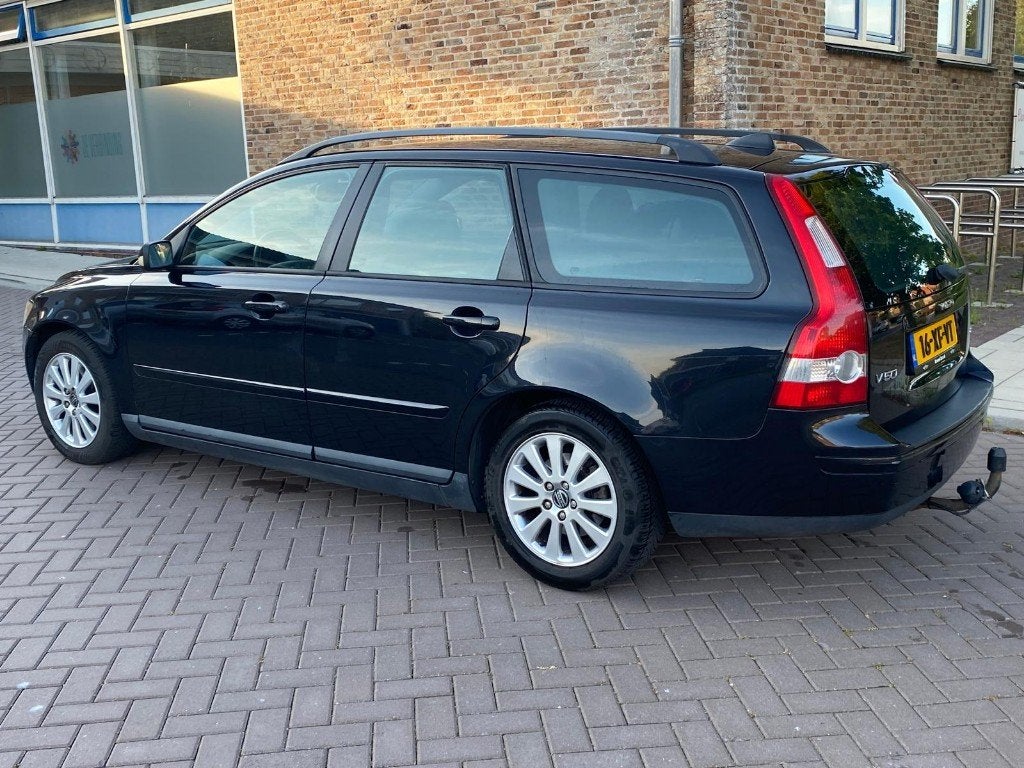 Volvo V50 2.4 140PK Geartronic 2006 Zwart, Auto's, Stof, 700 kg, Zwart, 2435 cc