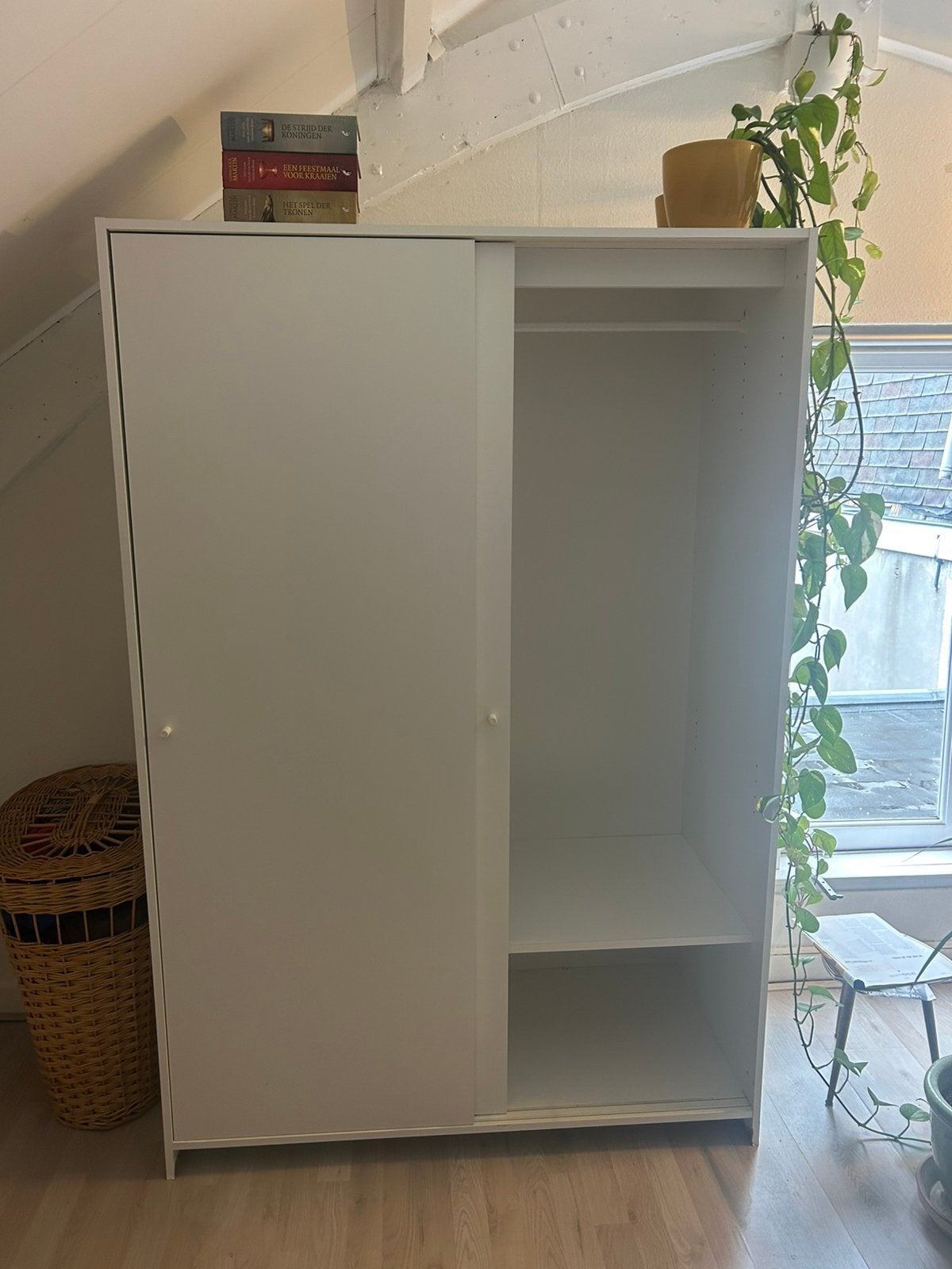 Kledingkast (2 hanggedeeltes), Ophalen, Met deur(en), Gebruikt, 100 tot 150 cm