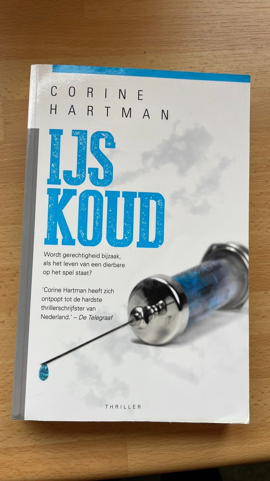 Corine Hartman, IJSKOUD, Boeken, Ophalen of Verzenden, Zo goed als nieuw
