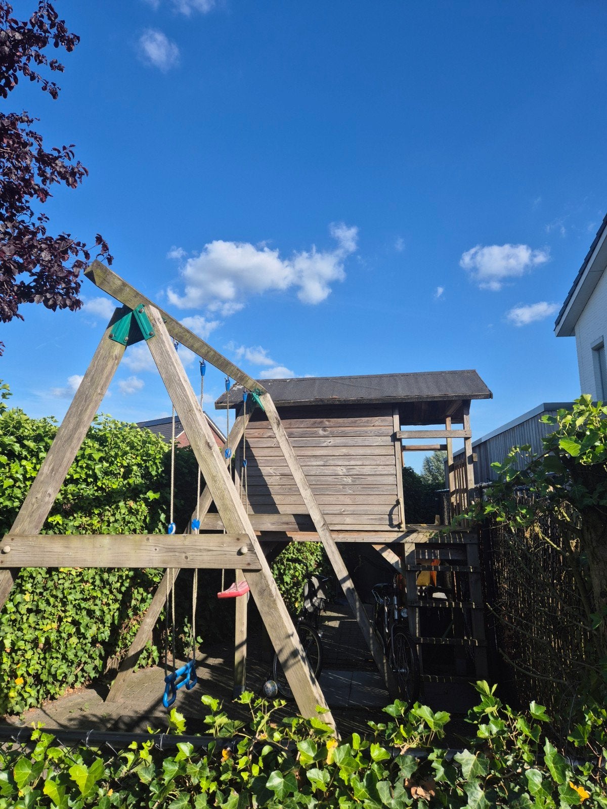 Houten speelhuisje met gele glijbaan, Ophalen, Gebruikt, Hout