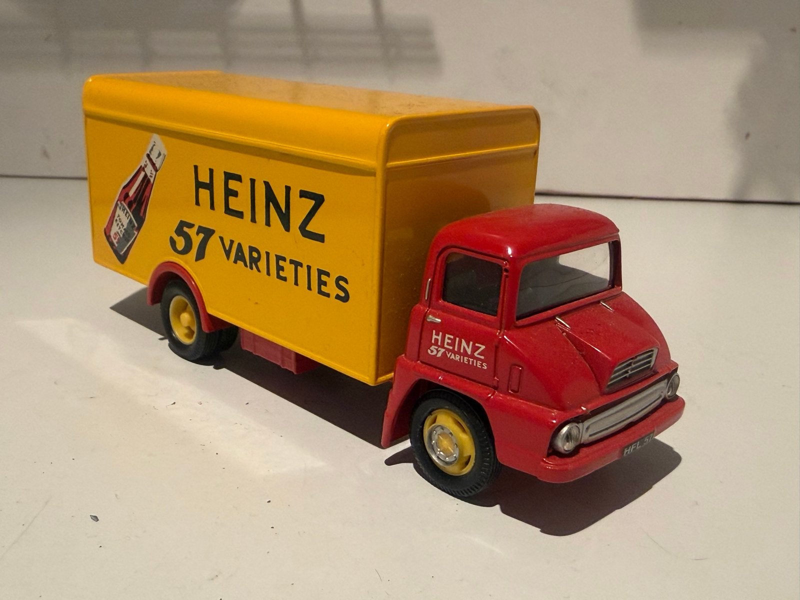 Corgi Toys Ford Thames Trader Heinz 57 Varieties, Ophalen of Verzenden, Zo goed als nieuw, Bus of Vrachtwagen