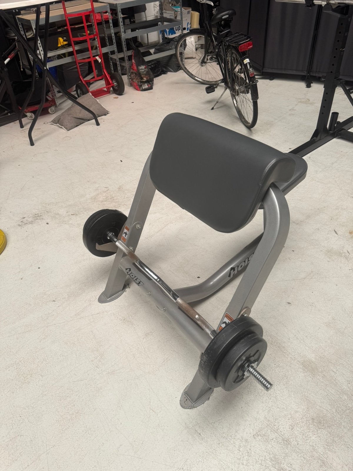Barbell curl bankje met ez curl bar., Ophalen, Zo goed als nieuw