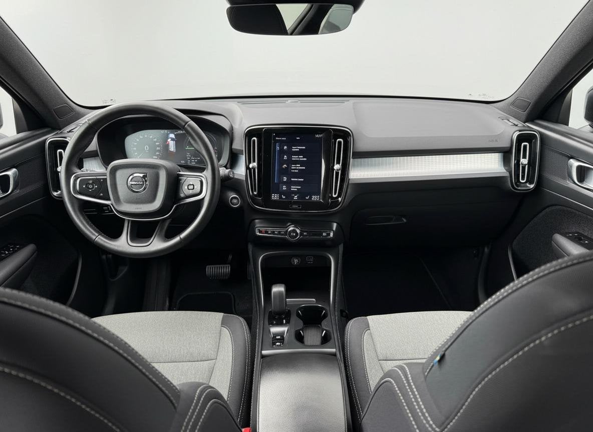 Volvo XC40 1.5 T4 Recharge Inscription Expression, Auto's, Stof, Euro 6, 1712 kg, Zwart