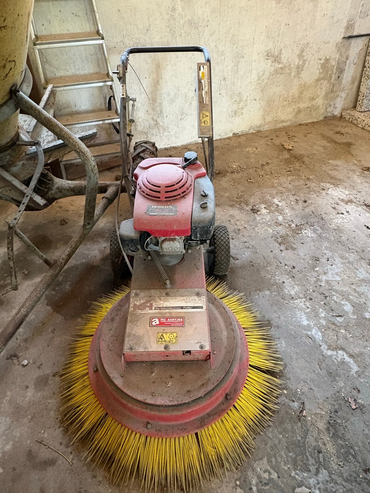 Veegmachine met Honda motor - Krachtig en betrouwbaar, Ophalen, Gebruikt
