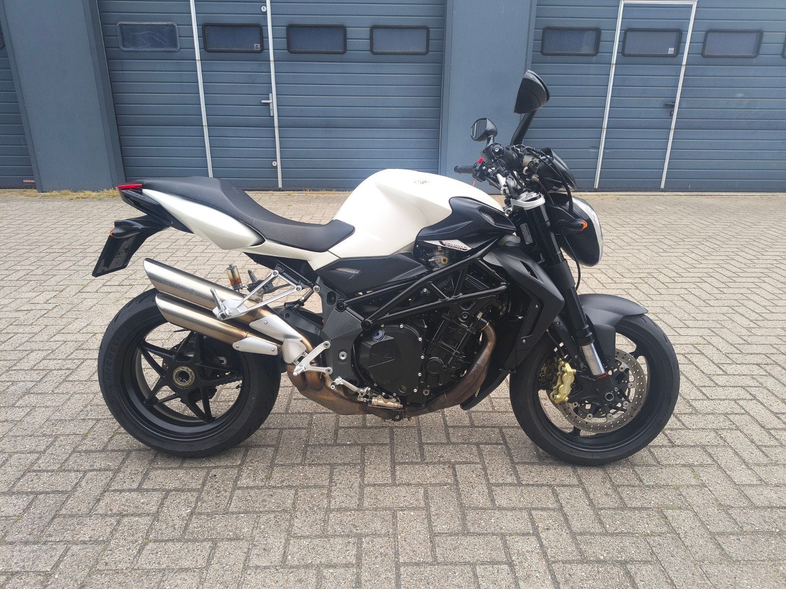 Mv agusta 920 brutale, Occasion, 4 cilinders, Motorrijbewijs A, Particulier