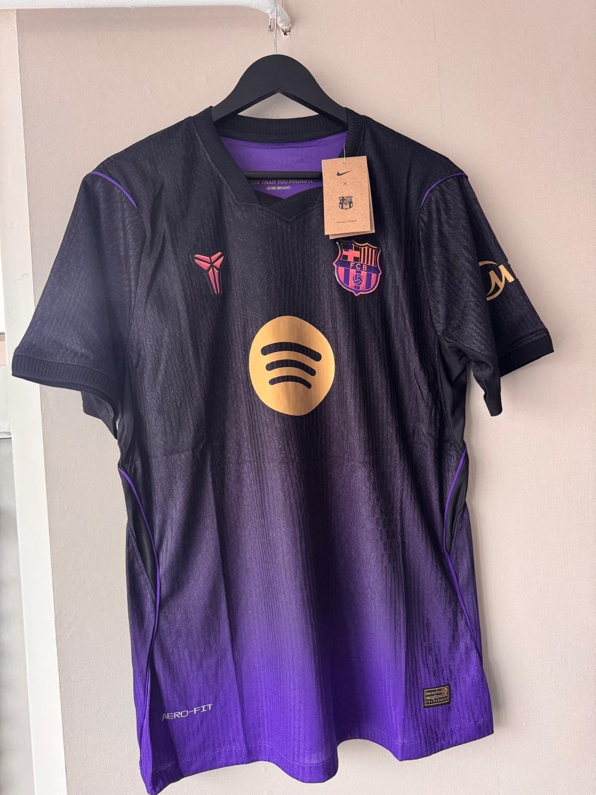 FC Barcelona x Kobe Bryant uitshirt - 26/27 - Wedstrijdshirt, Kleding | Heren, T-shirts, Maat 52/54 (L), Meerkleurig, Nike, Nieuw