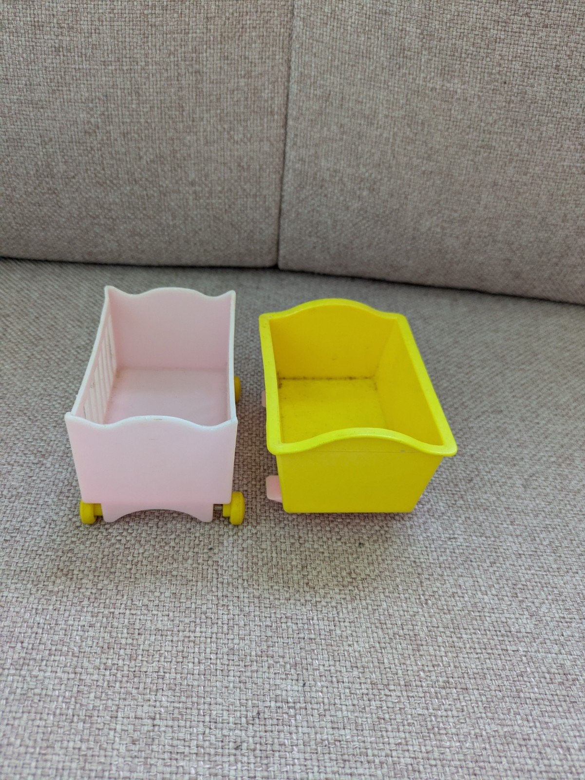 vintage Sesamstraat poppenhuis kinderkamer meubeltjes, Ophalen of Verzenden, Gebruikt, Poppenhuis