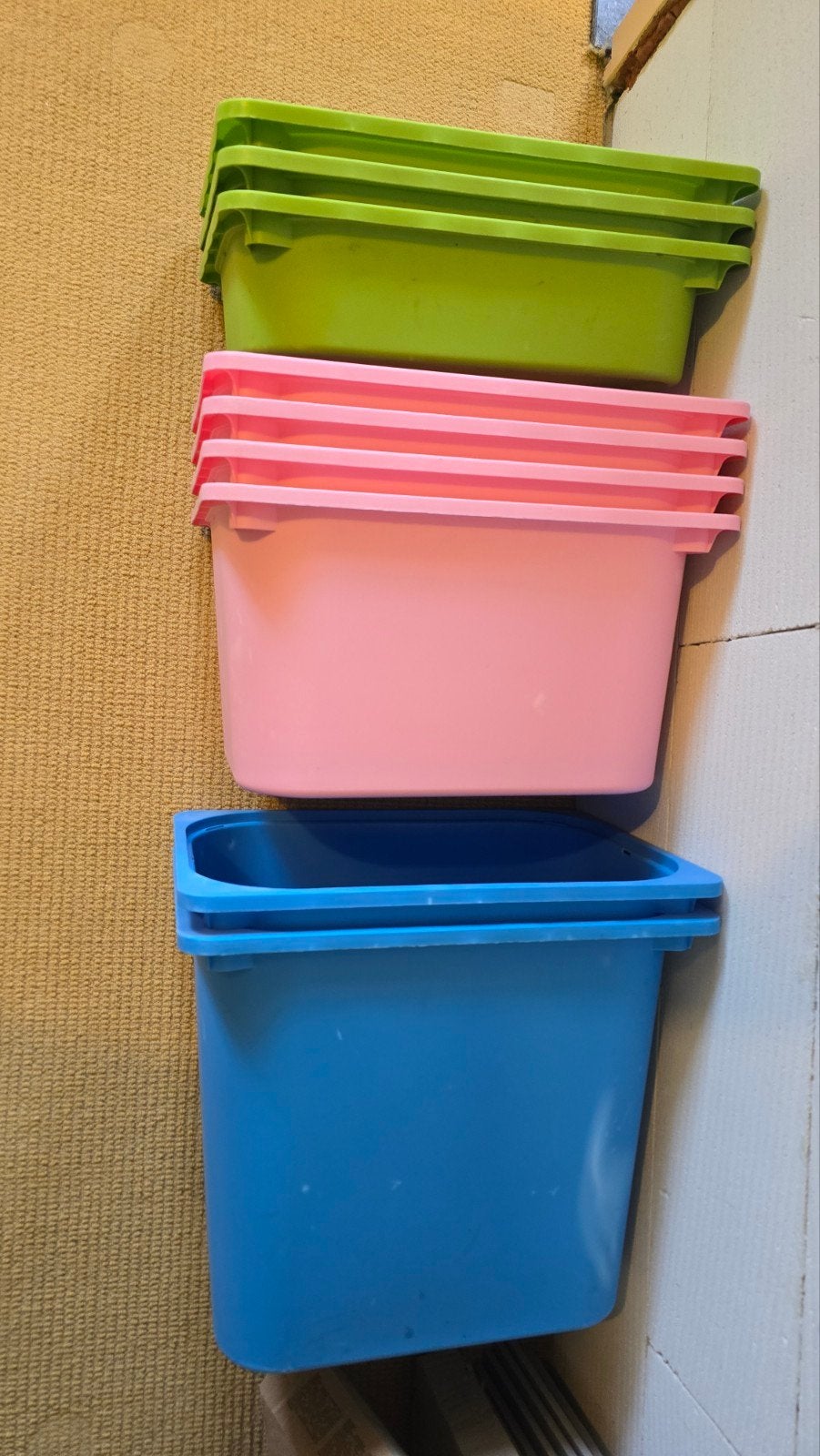9 bakken van Ikea, Ophalen, Kunststof