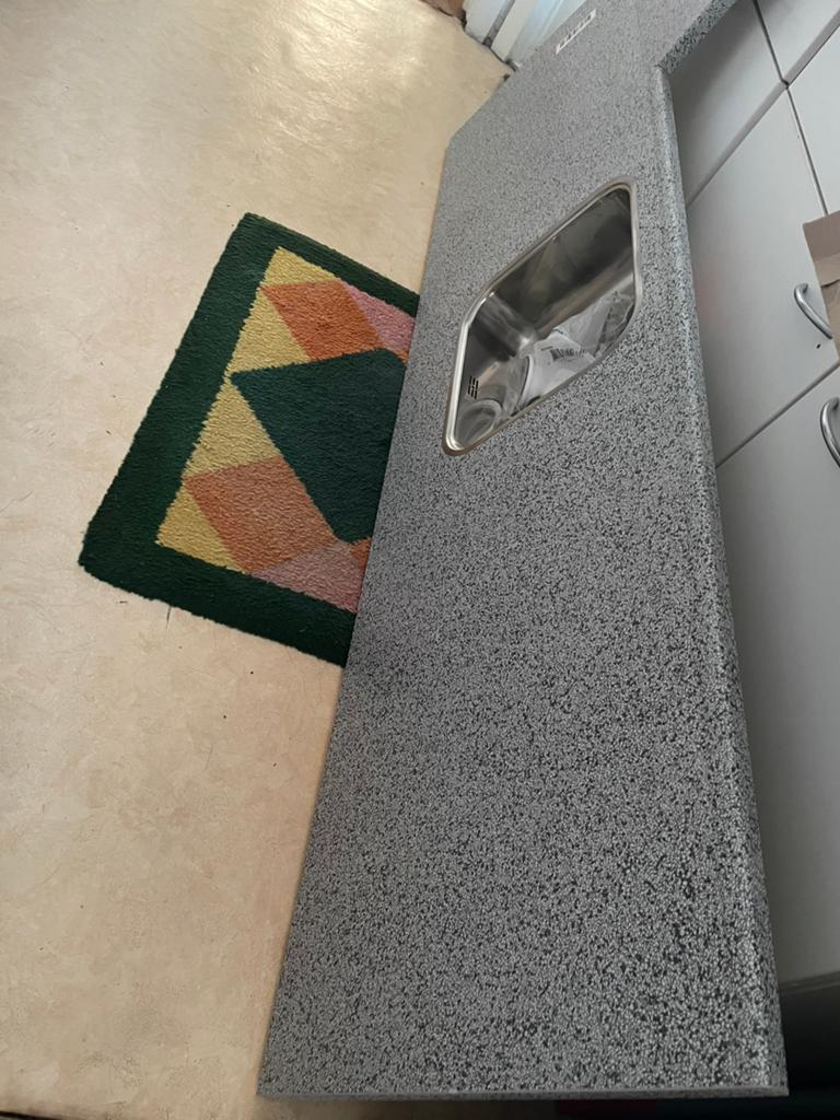 Aanrechtblad / keukenblad  met spoelbak - Grijs gespikkeld, Gebruikt, Overige typen, Ophalen of Verzenden, Kunststof