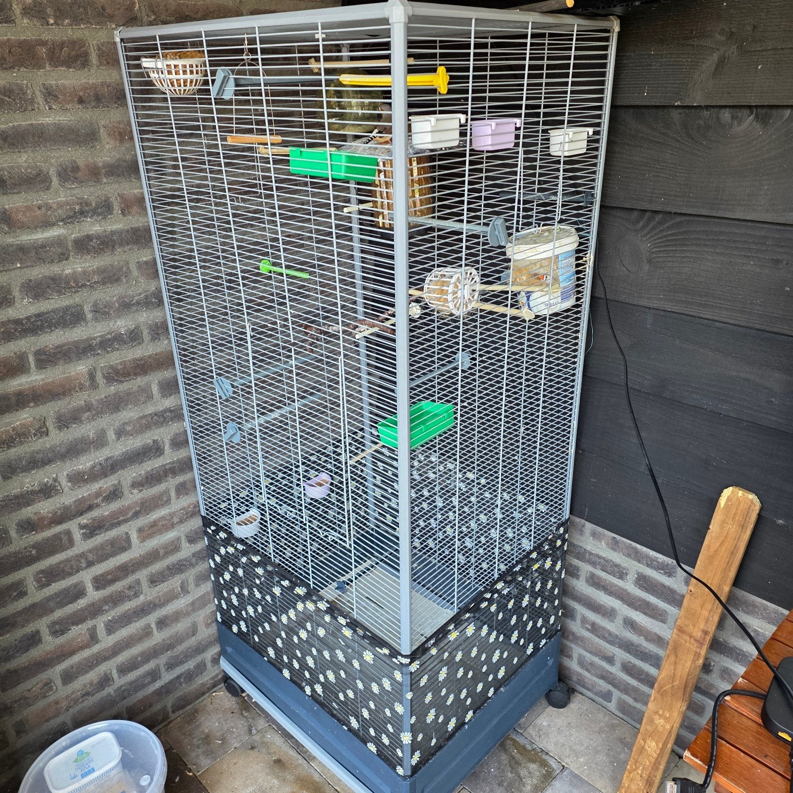 Groote Vogel kooi met 2 mooie vogeltjes, Ophalen, Zo goed als nieuw, Metaal, Vogelkooi