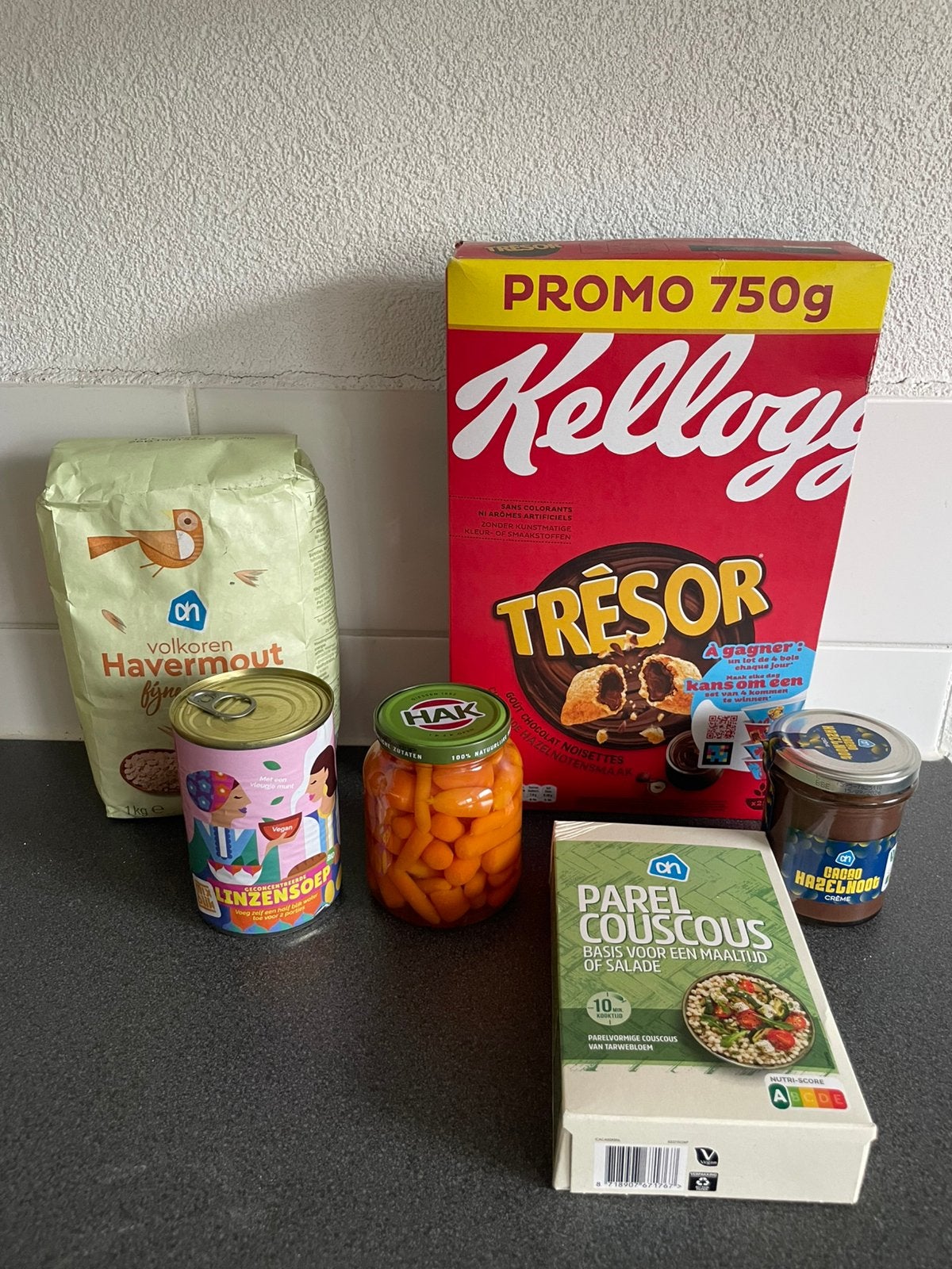 Levensmiddelen pakketje A; ongeopend en ongebruikt!, Ophalen