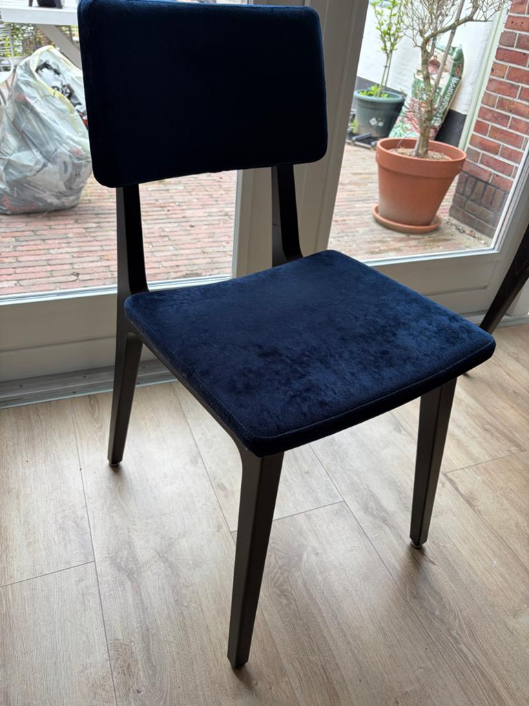 GRATIS 4x Satelliet eetkamerstoelen donkerblauw velvet, Ophalen, Blauw, Zo goed als nieuw, Vier