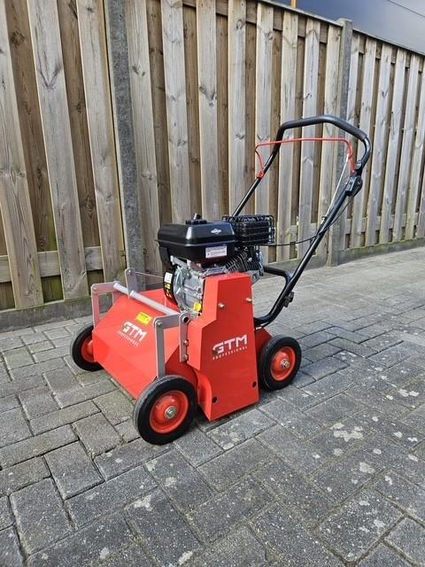 Verticuteermachine Te huur, 35 euro per dag, Tuin en Terras, Verticuteermachines, Ophalen, Benzine, ., Zo goed als nieuw