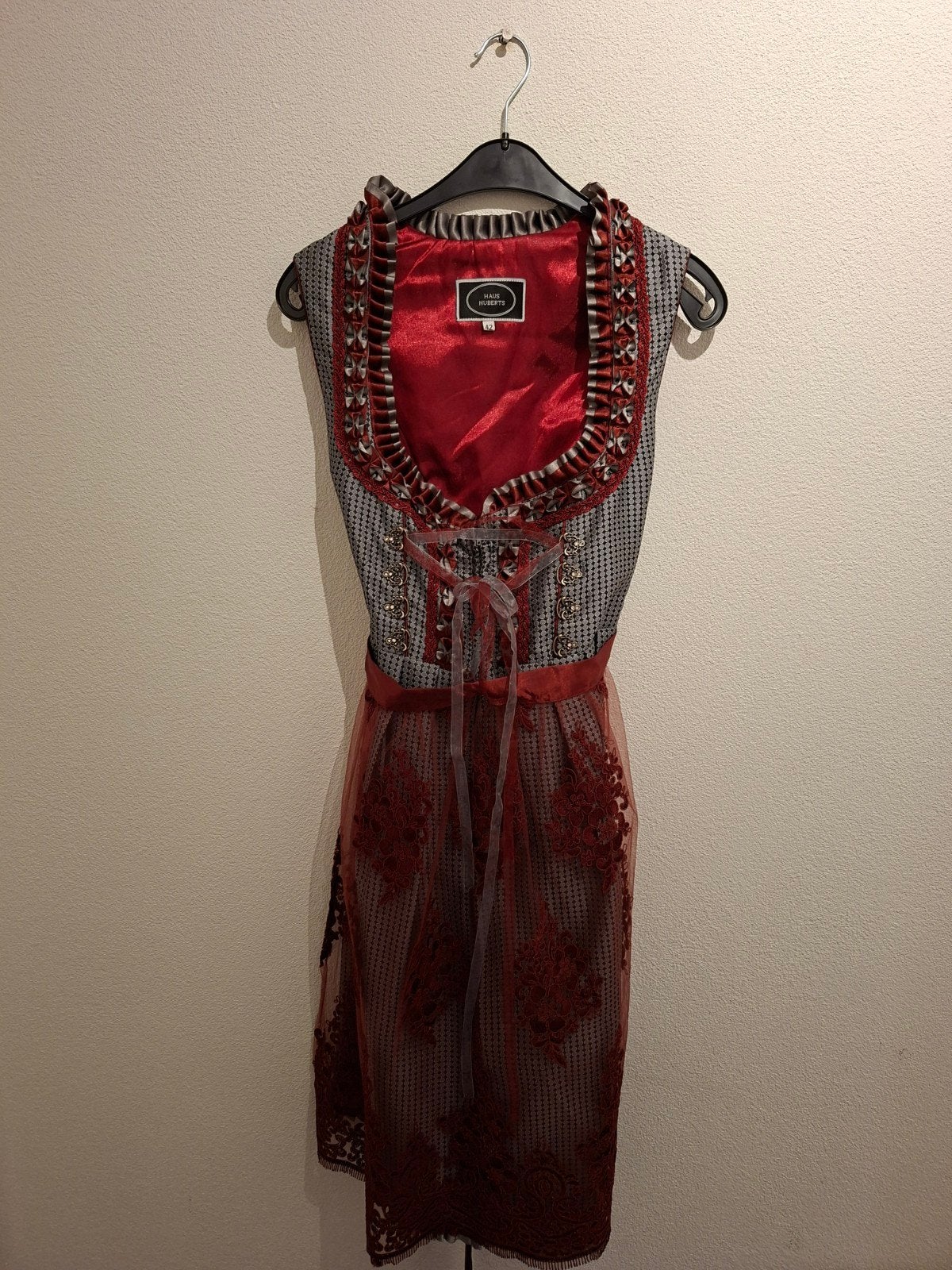 Dirndl jurk maat 42/44 (L) - Grijs met rood, Kleding | Dames, Susa, Maat 42/44 (L), Ophalen of Verzenden, Zo goed als nieuw
