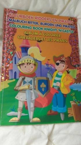 Kleurboek Ridders en piraten Nieuw Leuk voor in de vakantie, Ophalen of Verzenden, Nieuw, Papier, Schets- of Tekenboek