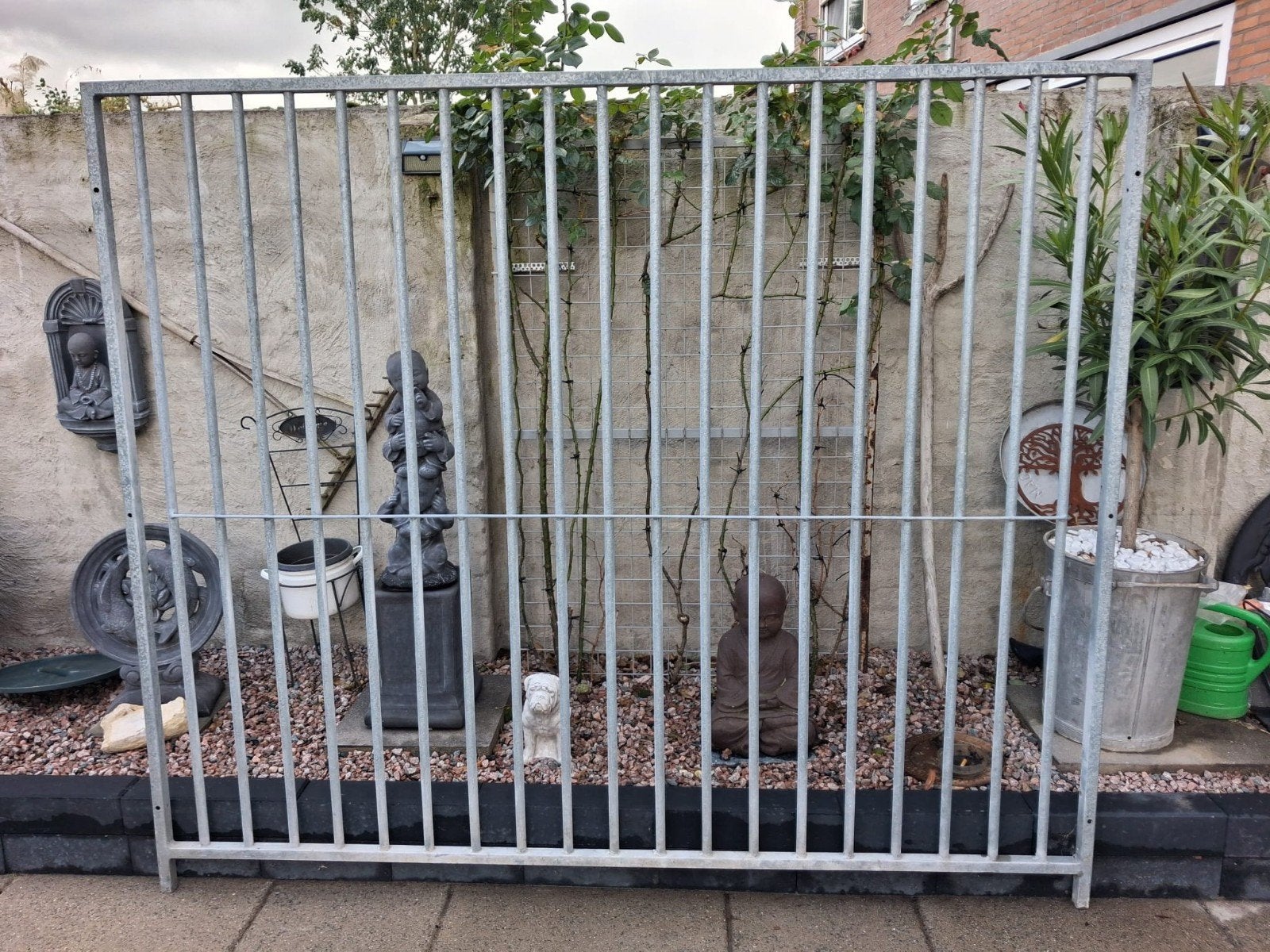 Stevig metalen hekwerk - Ideaal voor tuin of erf, Ophalen, Gebruikt, IJzer, Enkelstaafmat hekwerk
