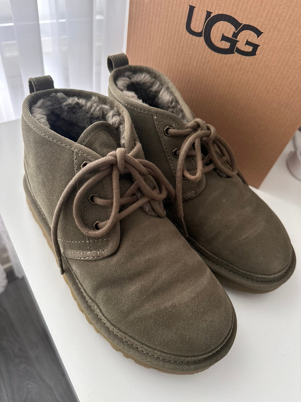 Ugg dames khaki groen neumel laarsjes 38 enkellaarzen boots, Verzenden, Lage of Enkellaarzen, Zo goed als nieuw, Groen