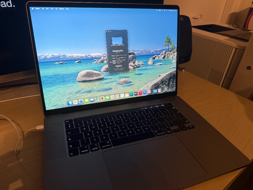 MacBook Pro, 2 tot 3 Ghz, 512 GB, Apple Park, Cupertino, CA, US, 16 inch