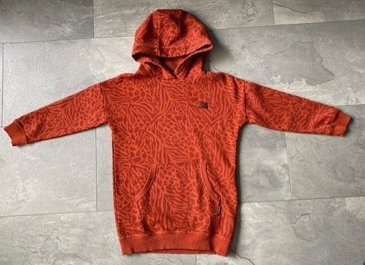 Meisjes sweatjurk met print van WE Fashion,mt 122/128 (qwe), Meisje, Ophalen of Verzenden, Zo goed als nieuw, Jurk of Rok