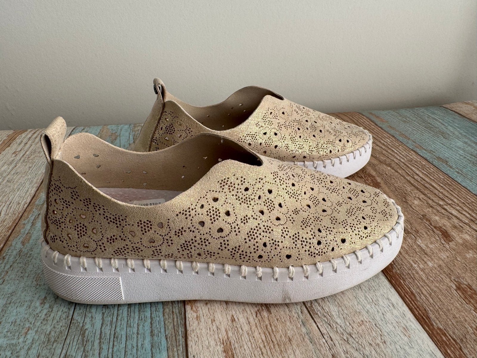 Hush Puppies gouden instappers maat 38, Kleding | Dames, Overige kleuren, Instappers, Ophalen of Verzenden, Zo goed als nieuw