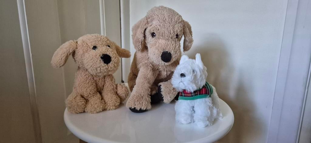 3 schattige hond knuffels oa met Schotse sjaal, Kinderen en Baby's, Speelgoed | Knuffels en Pluche, Ophalen of Verzenden, Hond
