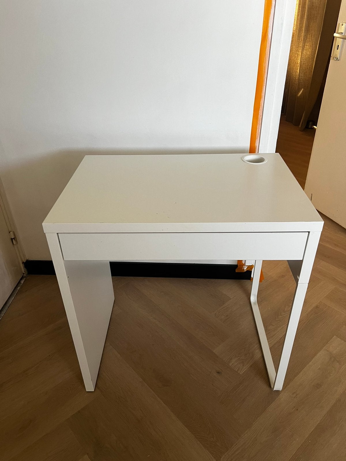 Gratis bureau ikea micke, Huis en Inrichting, Bureaus, Ophalen, Gebruikt