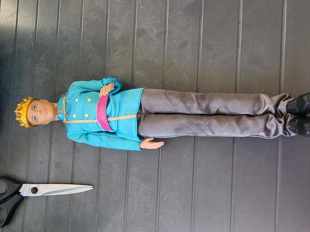 Barbie Ken Prins Pop met Kroon en Outfit, Kinderen en Baby's, Speelgoed | Poppen, Ophalen of Verzenden, Gebruikt, Barbie