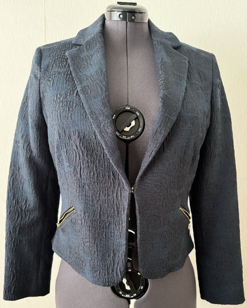 Promiss donkerblauwe blazer, stof met motief, maat 42, Promiss, Blauw, Maat 42/44 (L), Ophalen of Verzenden