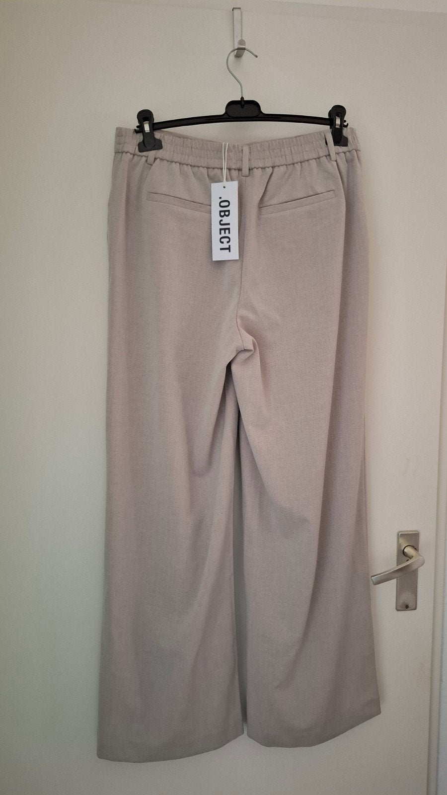 Nieuwe pantalon met blazer van Object, Kleding | Dames, Broeken en Pantalons, Ophalen, Beige, Maat 42/44 (L), Nieuw