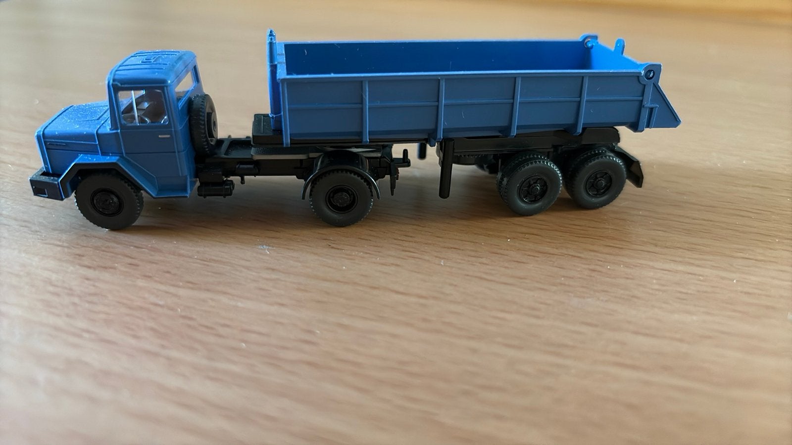 WIKING 067706 MAGIRUS MET KIEPWAGEN AANHANGWAGEN 1970/1974, Ophalen of Verzenden, Zo goed als nieuw