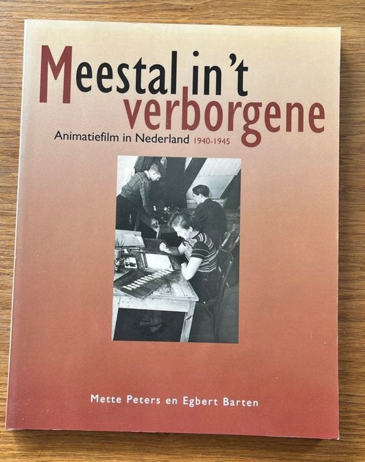 Meestal in 't verborgene van Mette Peters en Egbert Barten, Ophalen of Verzenden, Gelezen