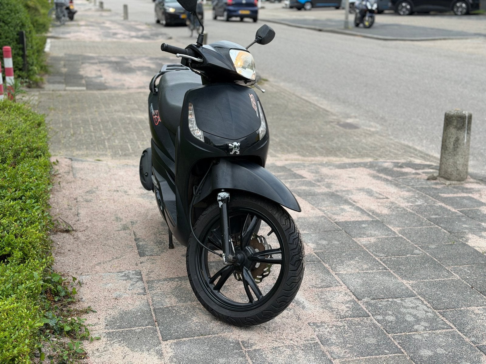 Peugeot Tweet 50cc scooter - Zwart, 2012, Fietsen en Brommers, Ophalen, Gebruikt, Maximaal 45 km/u, Overige modellen