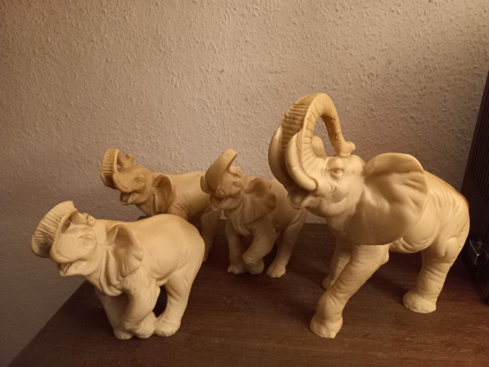 stenen olifanten. bieden per stuk, Ophalen, Zo goed als nieuw, Beeldje of Figuurtje