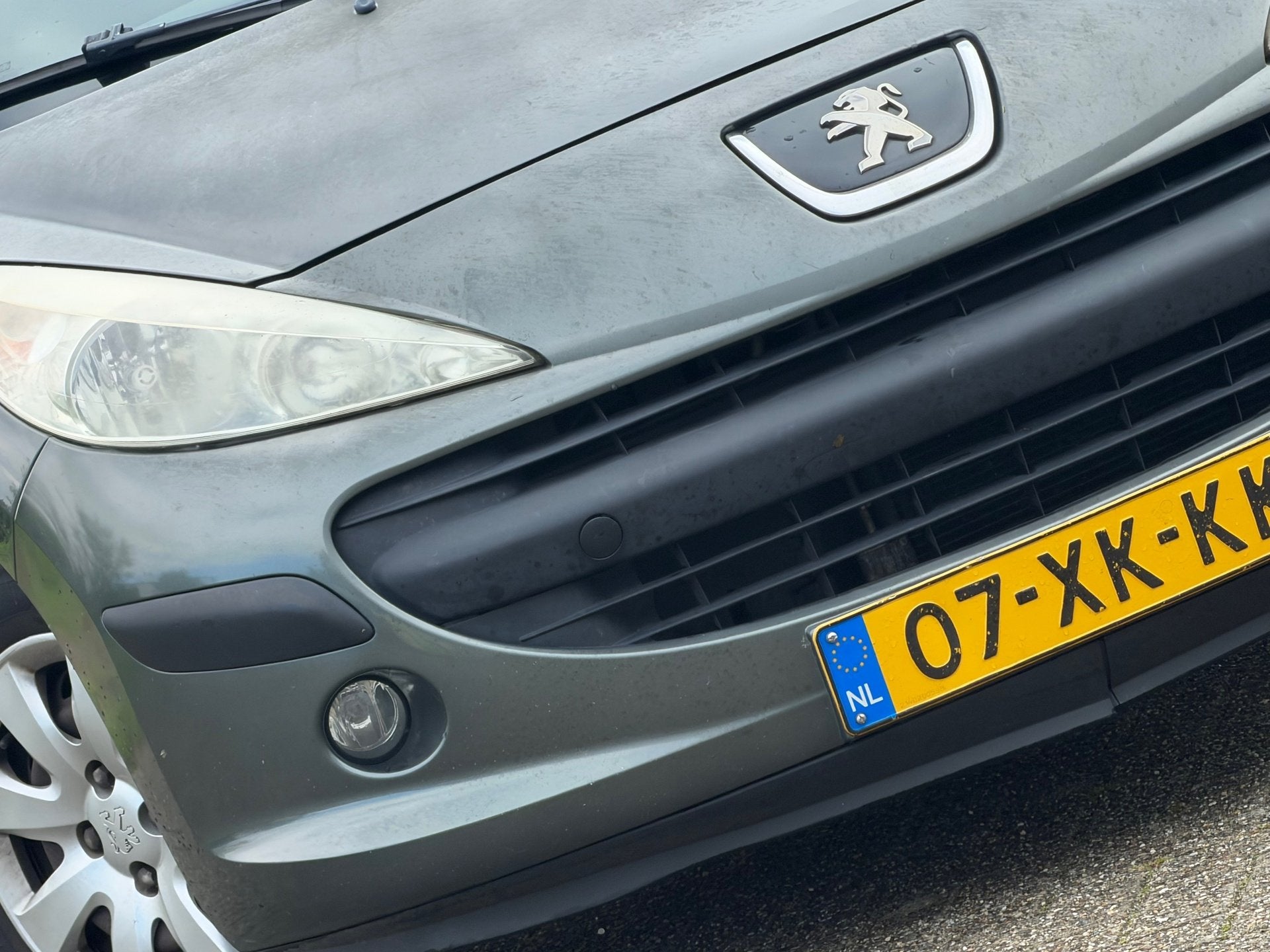 Peugeot 207 1.4-16V Color-line Gris Manitoba- Trekhaak/Airco, Voorwielaandrijving, Stof, 4 cilinders, 49 €/maand