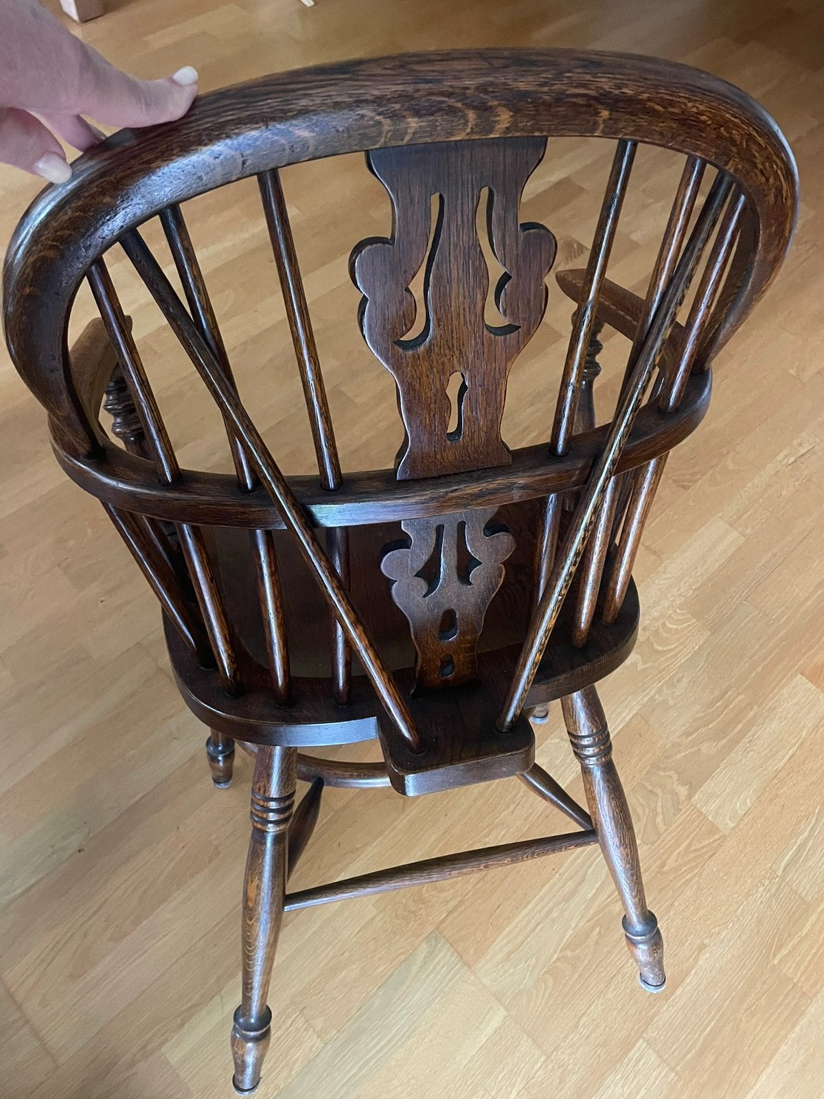 Klassieke Engelse Windor stoelen, Ophalen