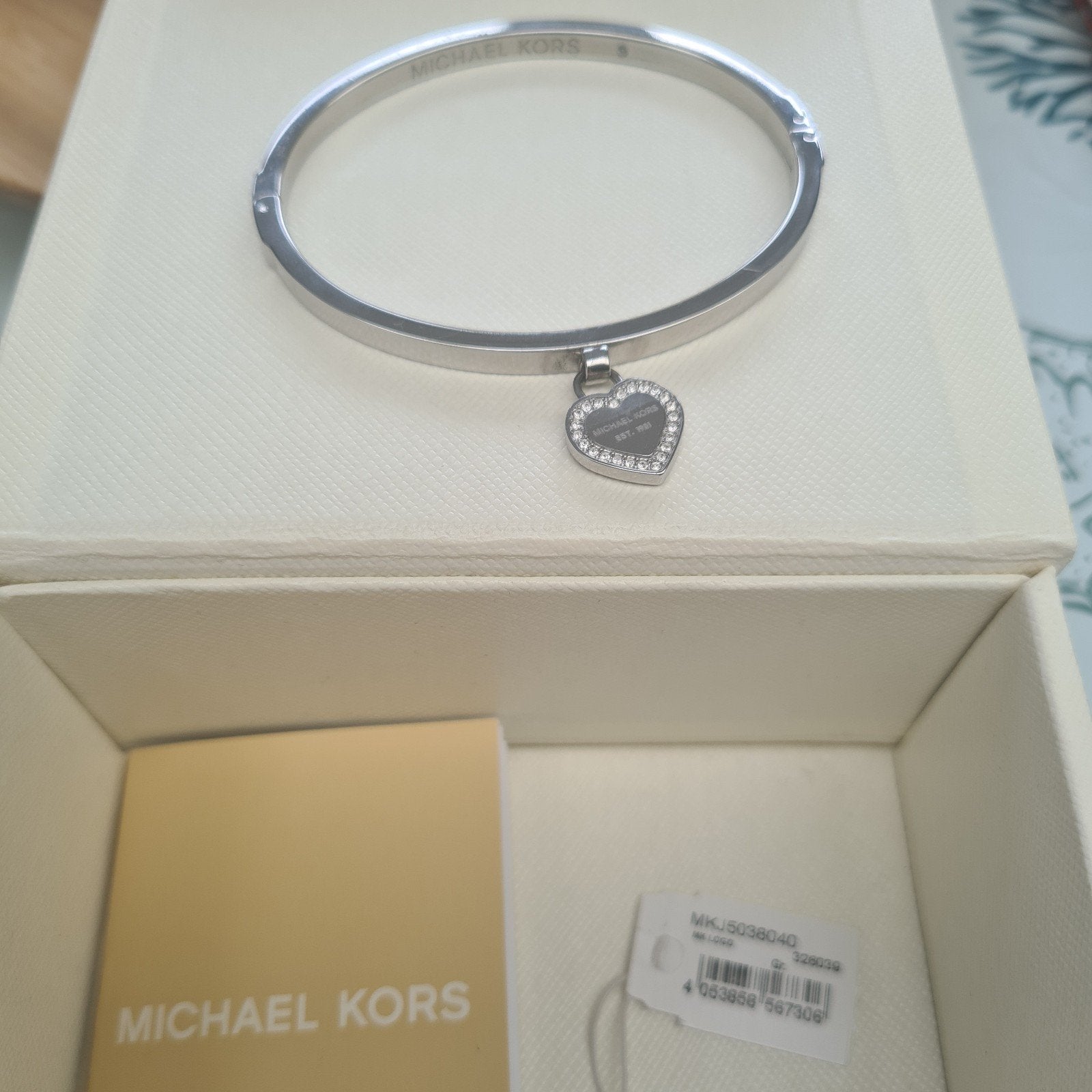 Michael Kors Armband met Hartjesbedel, Sieraden, Tassen en Uiterlijk, Armbanden, Staal, Zo goed als nieuw, Zilver, Met bedels of kralen