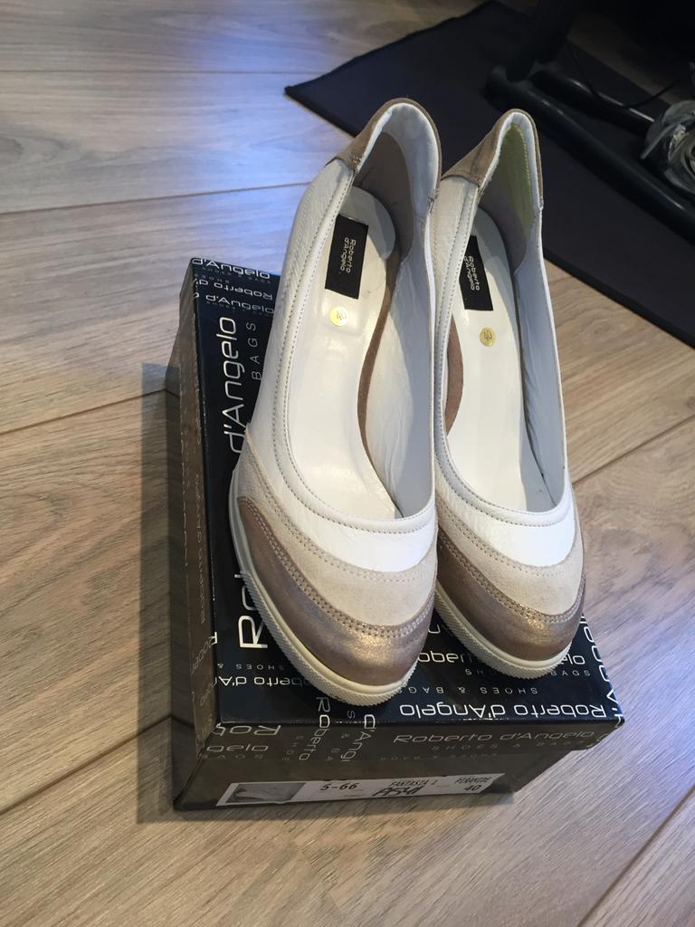 Roberto d'Angelo pumps maat 40, Ophalen of Verzenden, Zo goed als nieuw, Wit, Pumps