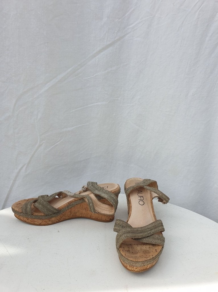 Stoere wit zilveren sneakers. Mt 6 (37) Merk Adidas, Overige kleuren, ., Ophalen of Verzenden, .