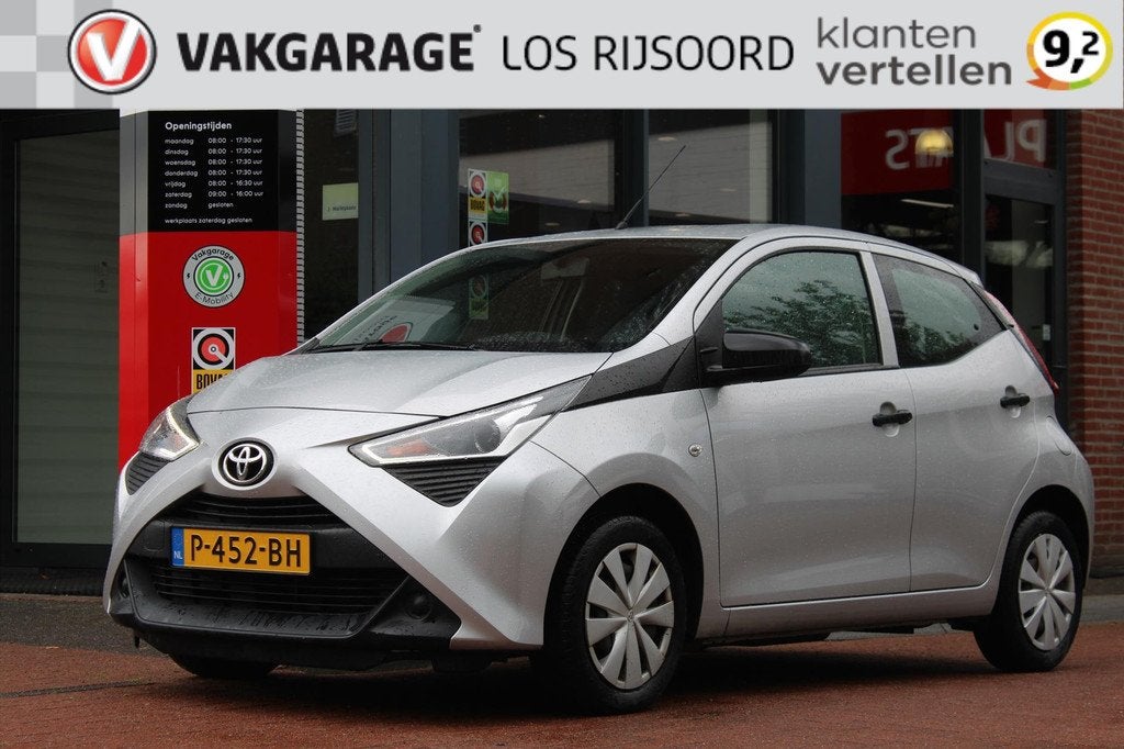 TOYOTA Aygo 1.0 VVT-i *x-fun* | 5-drs | A/C | Bluetooth | Or, Auto's, Toyota, Bedrijf, Te koop, Aygo, ABS, Airbags, Airconditioning