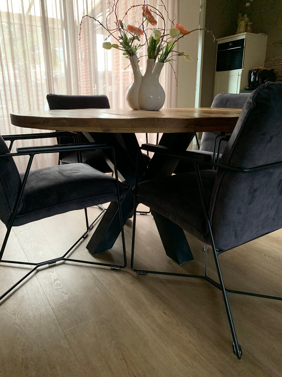 Ronde mangohouten tafel, Ophalen, Zo goed als nieuw, 4 tot 6 stoelen