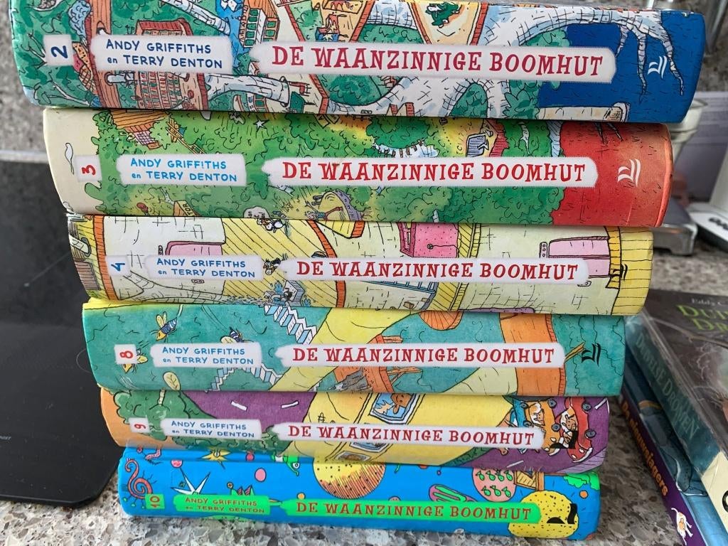 De Waanzinnige Boomhut, nog 3 delen   5 eu per stuk, Ophalen, Diverse, Fictie algemeen, Zo goed als nieuw