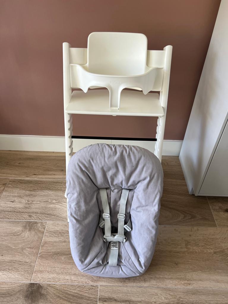 Stokke Tripp Trapp wit incl babyset en newbornset, Ophalen, Zo goed als nieuw, Meegroeistoel