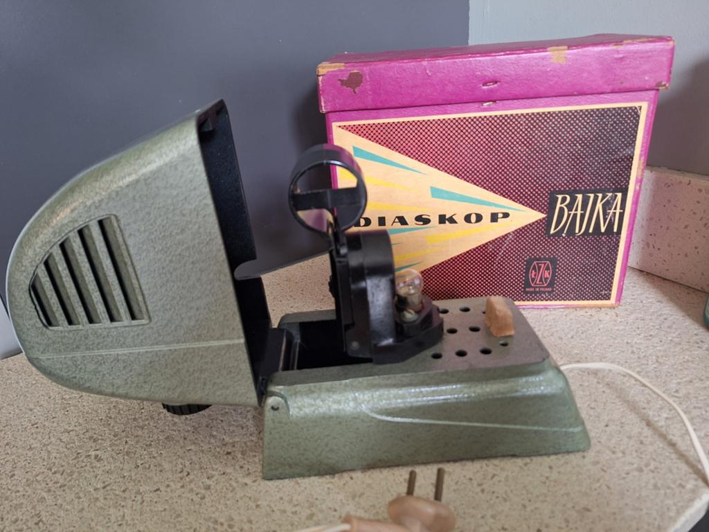 Antieke dia projector, Ophalen