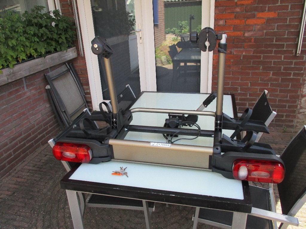 Fro-User Compact fietsendrager voor 2 fietsen ook E-Bike, Ophalen, Elektrische fiets, Zo goed als nieuw, 2 fietsen